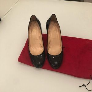 Louboutin Black Pumps